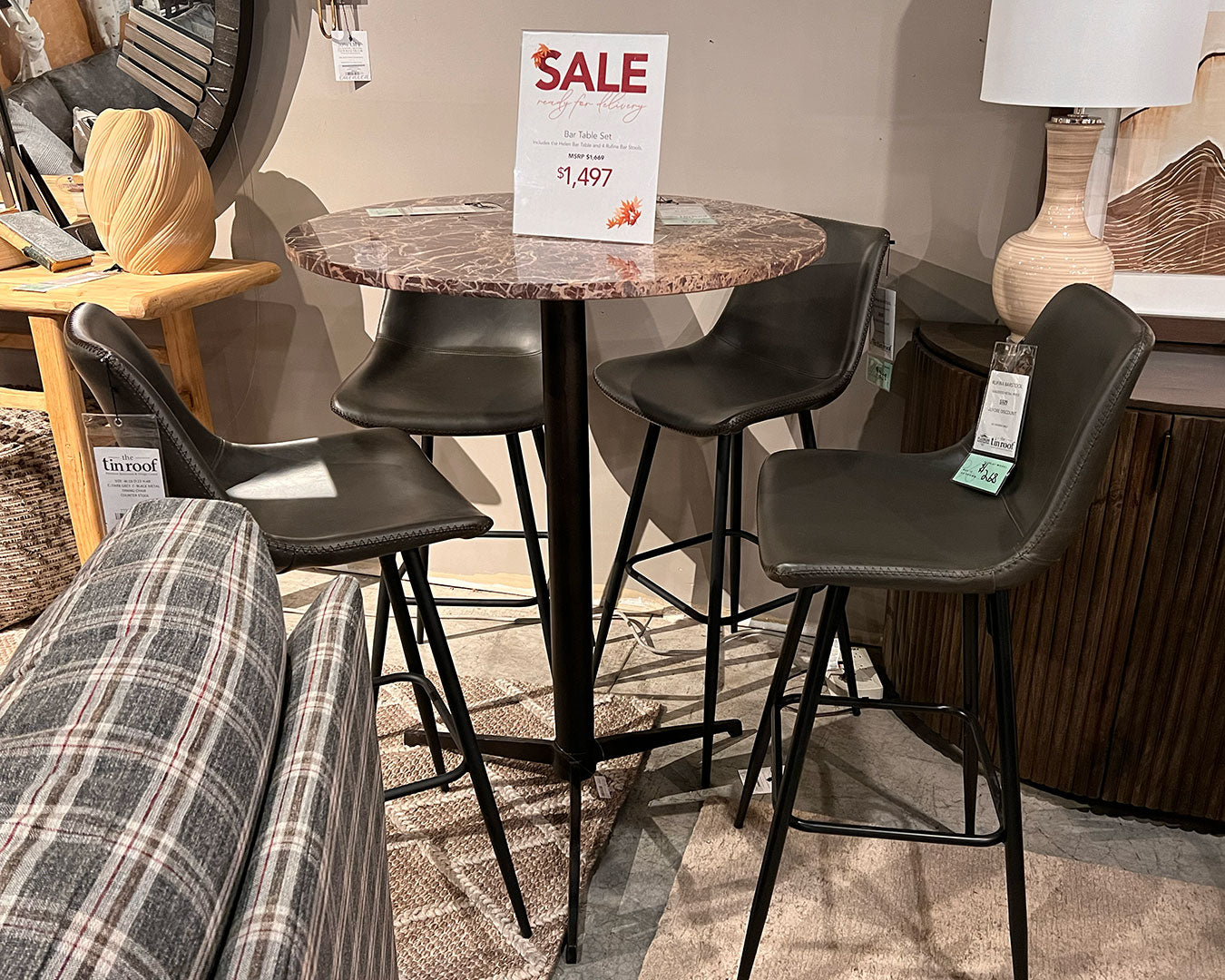 Helen Bar Table + 4 Rufina Stools